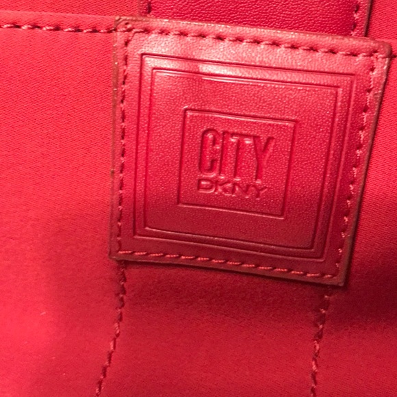 Purse - Picture 2 of 4